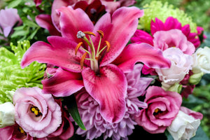 photo-wallpaper-bouquet-with-lily