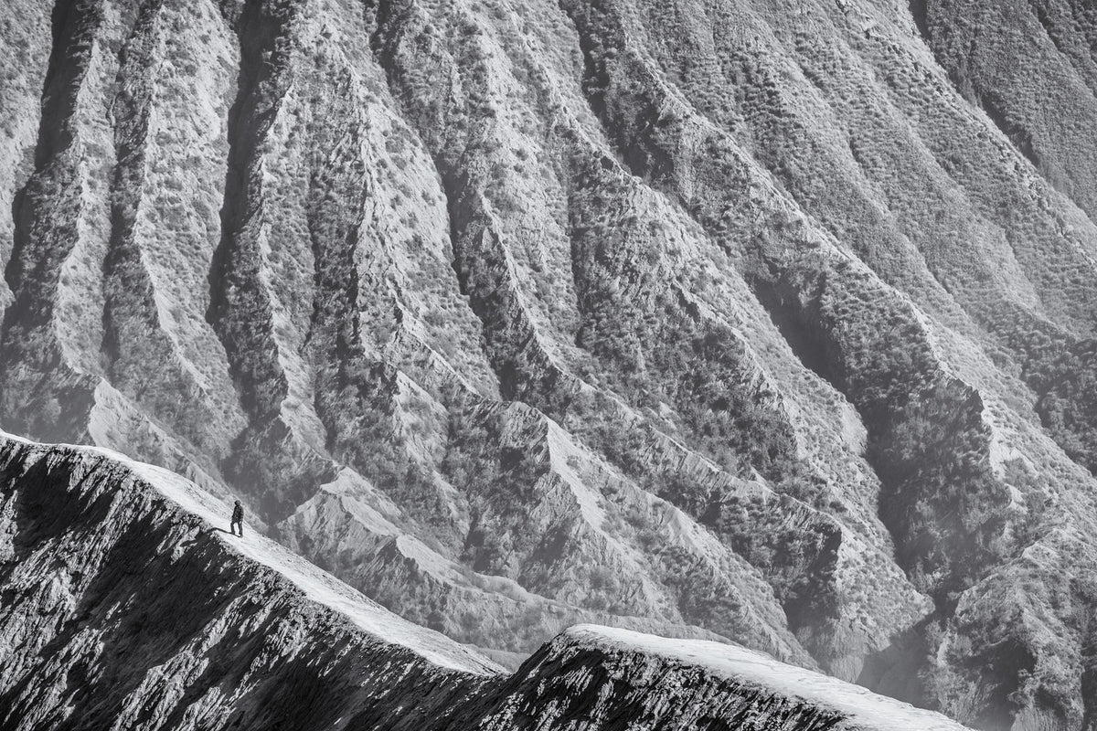 photo-wallpaper-on-the-edge-of-bromo