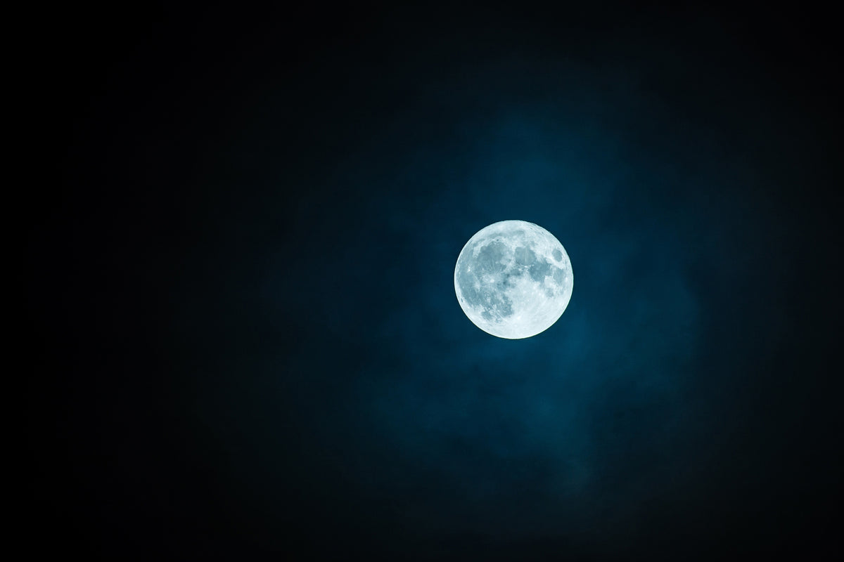 photo-wallpaper-imposing-full-moon