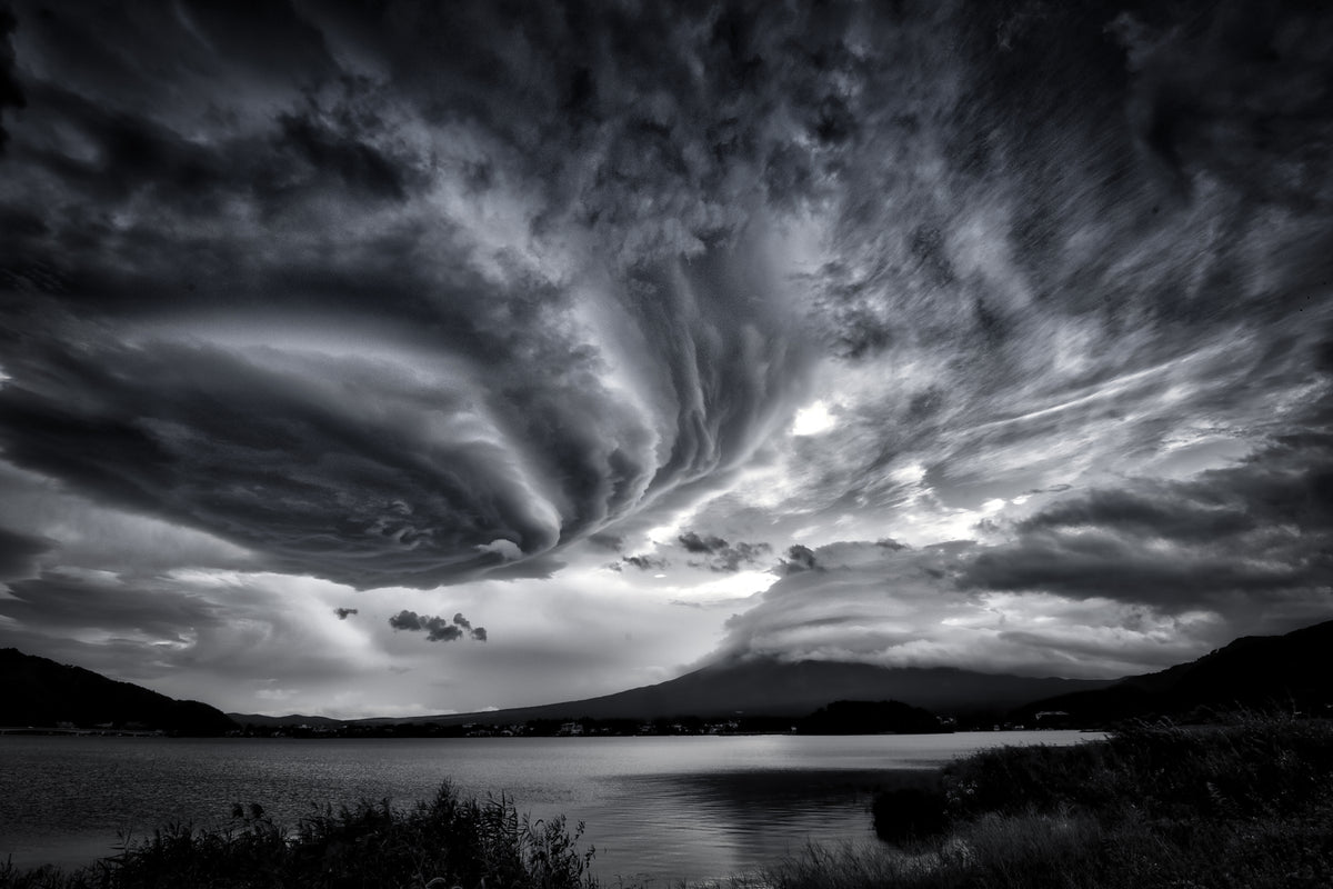 photo-wallpaper-mt-fuji-and-big-rotor-clouds-x