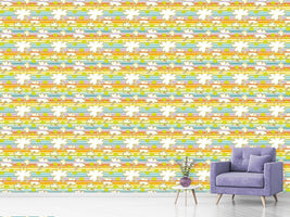 patterned-wallpaper-lucky-clover-on-stripes