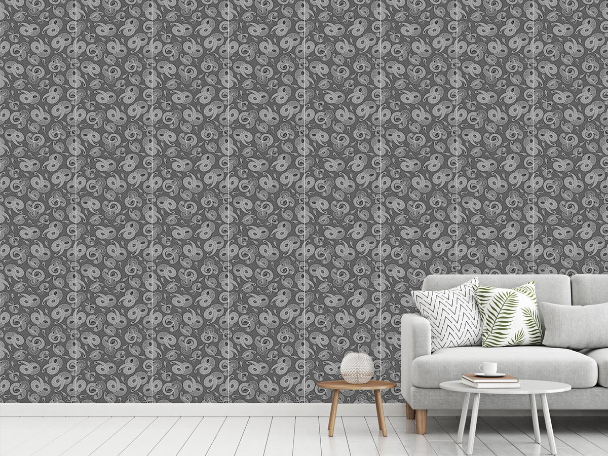 patterned-wallpaper-winding