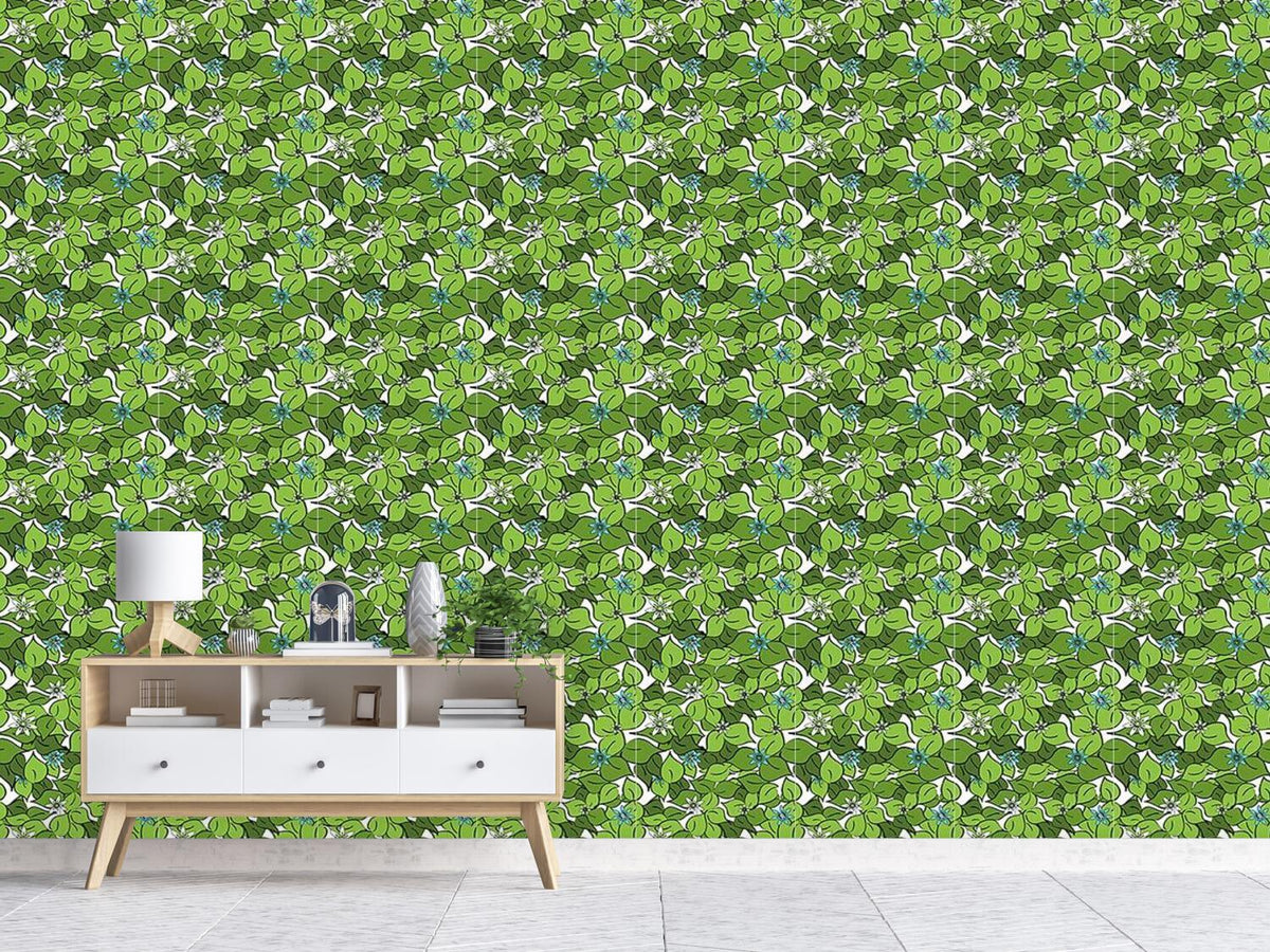 patterned-wallpaper-florets-on-foliage