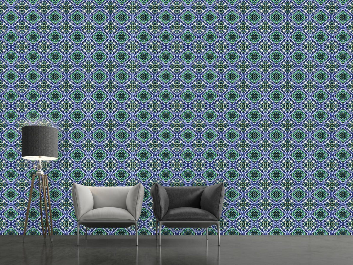 patterned-wallpaper-in-the-palace-garden