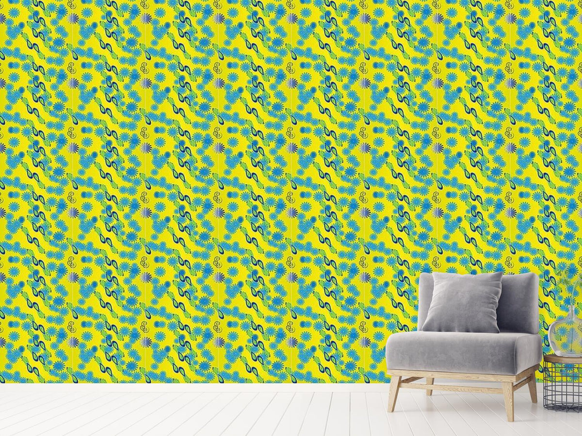 patterned-wallpaper-bellies-paradiese-yellow