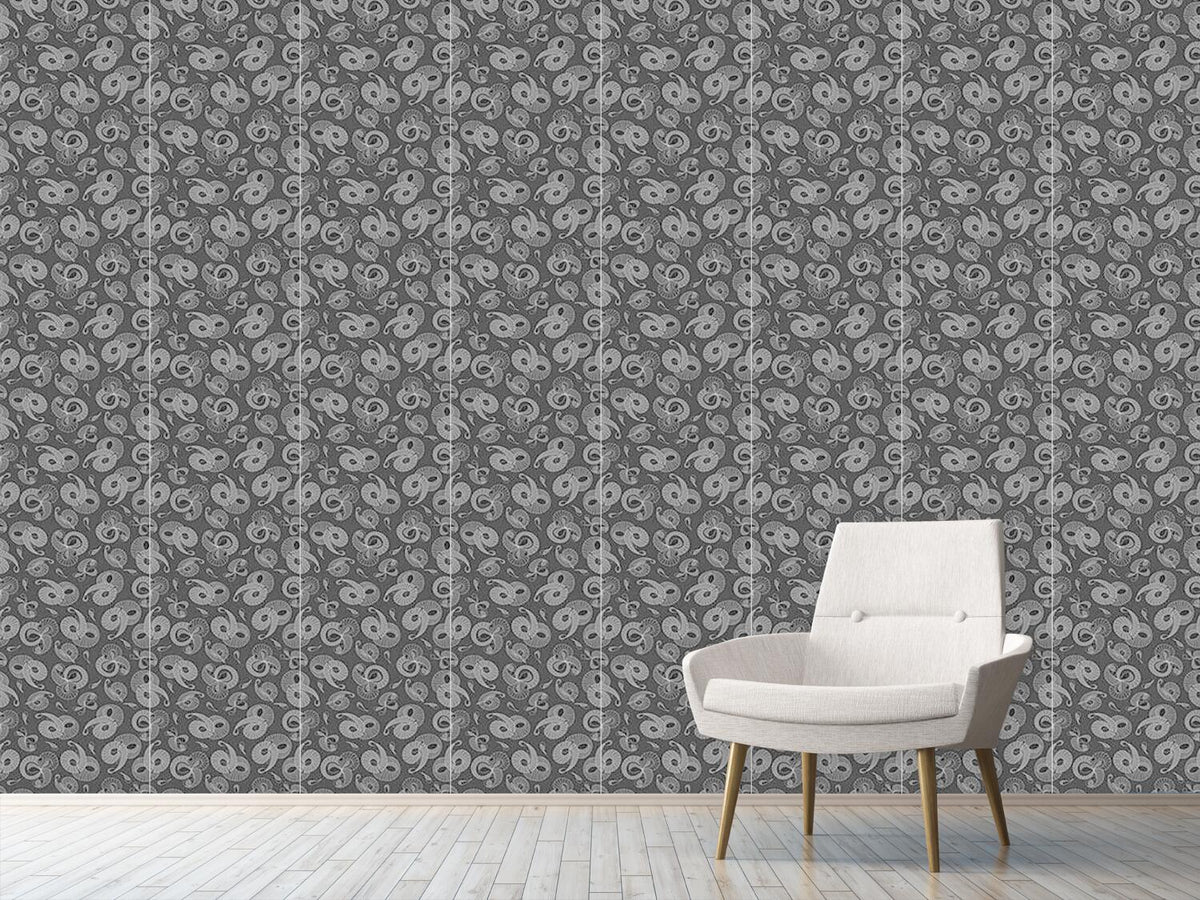 patterned-wallpaper-winding